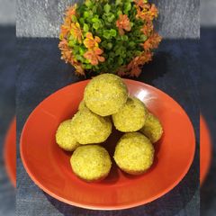A picture of Gond ke ladoo.