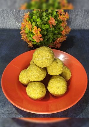 A picture of Gond ke ladoo.