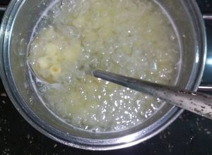 Hình của món Món chè tráng miệng - chè hạt sen nha đam.