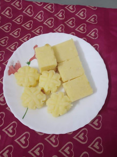 பால் கோவா (Paalkova Recipe in Tamil) செய்முறை முக்கிய புகைப்படம்
