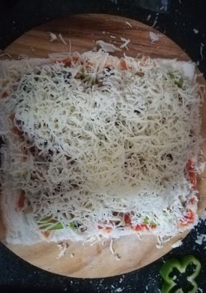 A picture of Bread pizza.