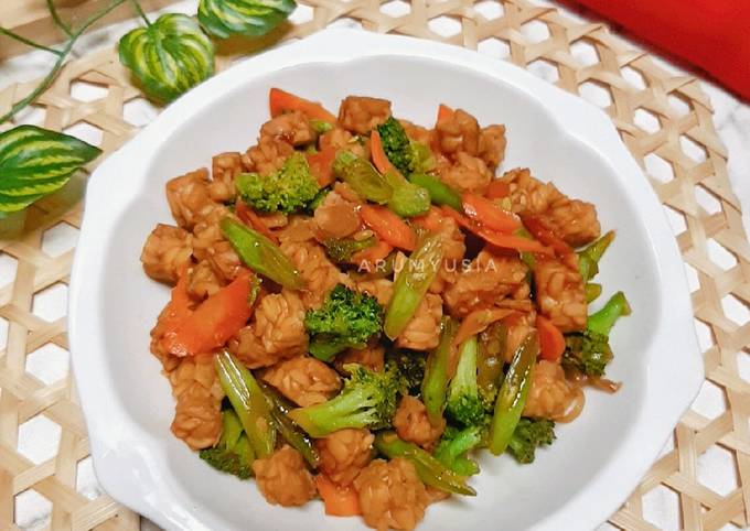 Bagaimana Membuat Tumis Tempe Sayuran yang Bikin Ngiler