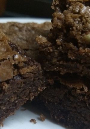 Una foto de Brownie dulce tentación en envase pequeño