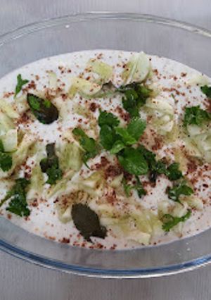 A picture of Cucumber and flax seeds raita.