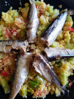 Una foto de Cuscús con sardinas