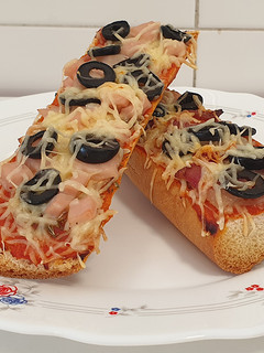 Una foto de Paninis caseros