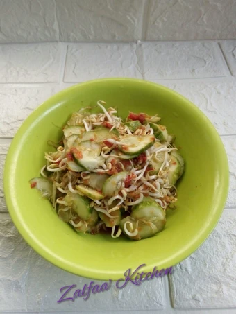 Langkah Mudah untuk Membuat Resep  Reuceuh Timun &amp; Taoge yang Menggugah Selera, Enak Banget