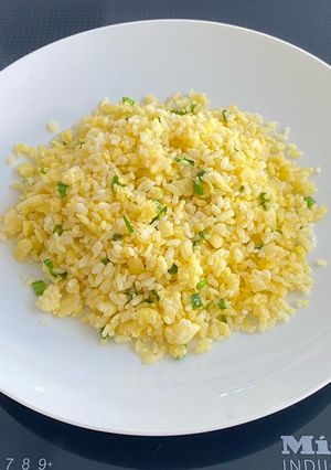 A picture of Golden Rice.