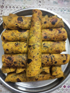 મેથી ના તીખા થેપલા (Methi Tikha Thepla Recipe In Gujarati) રેસીપી મુખ્ય ફોટો