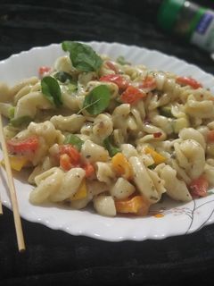સફેદ સોસ પાસ્તા (white sauce pasta) રેસીપી મુખ્ય ફોટો