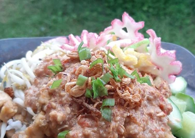 Cara Gampang Menyiapkan Nasi Lengko , Enak Banget