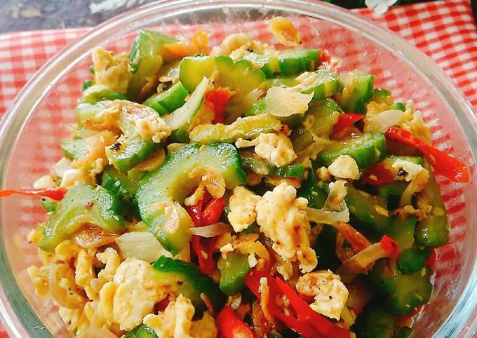 Yuk intip, Resep bikin Tumis Pare Telur Rebon dijamin sempurna
