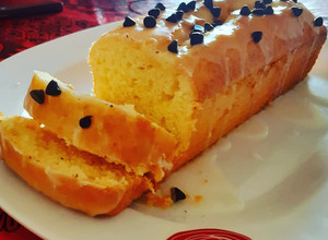 Una foto de Budín glaseado de limón