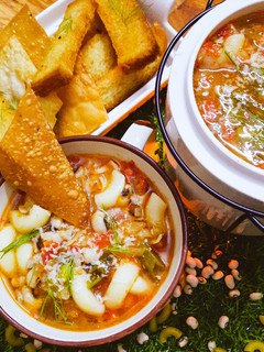 A picture of Minestrone soup.