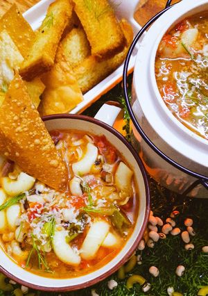 A picture of Minestrone soup.
