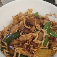 Chicken & mushroom with egg noodles 🍜 A picture of Chicken & mushroom with egg noodles 🍜.
