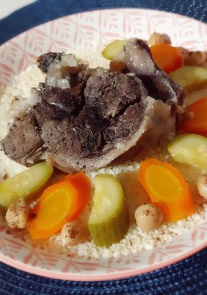 Une photo de Couscous a la viande d'agneau et légumes 🍴