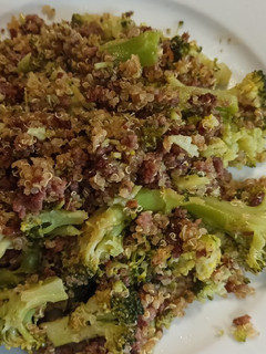 Una foto de Brócoli/Quinoa y Ternera