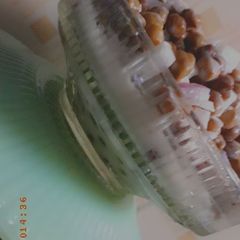 A picture of Brown chickpeas.
