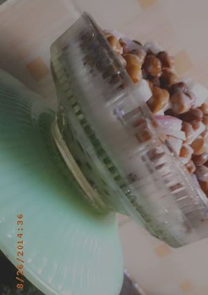 A picture of Brown chickpeas.