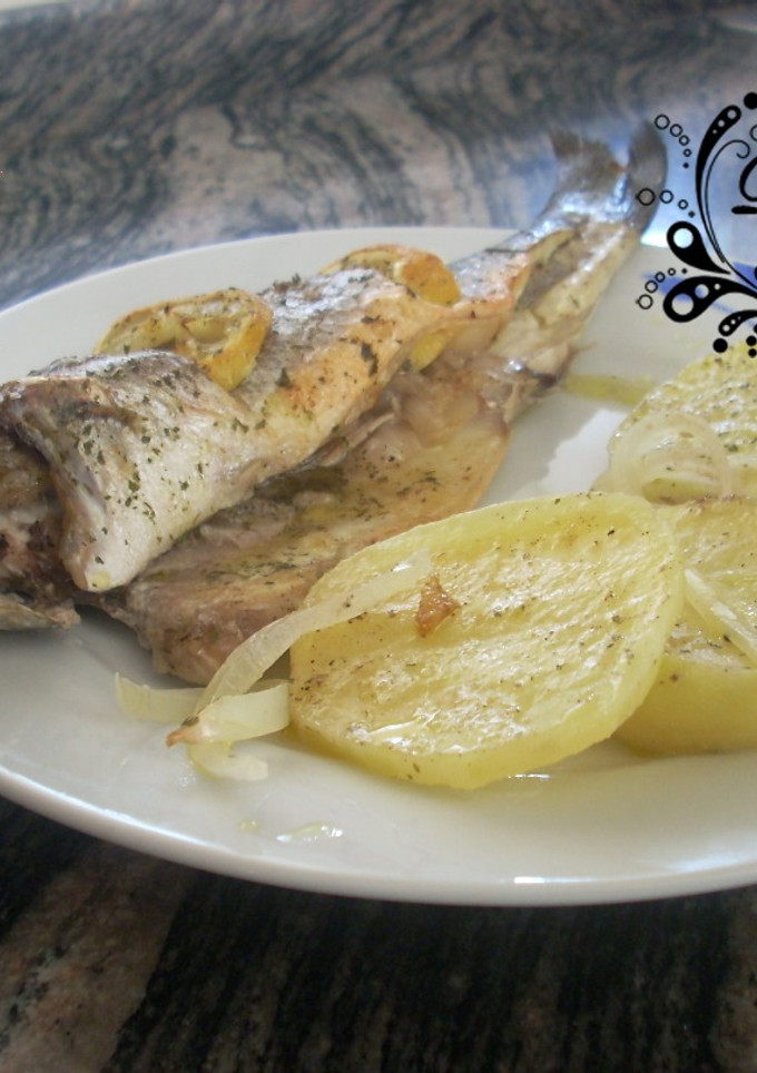 Una foto de Lubina al horno