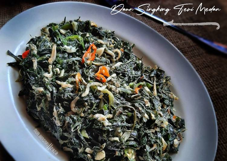 Resep masakan 153. Oseng Daun Singkong Teri Medan | Langkah Membuat 153. Oseng Daun Singkong Teri Medan Yang Bikin Ngiler