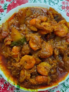 চিংড়ি মাছের আলু দিয়ে কালিয়া(chingri macher aloo diye kalia recipe in Bengali) রেসিপির প্রধান ছবি