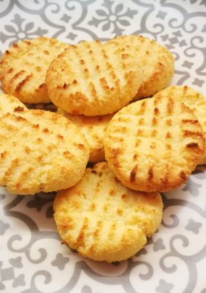 Diétás kókuszos túrókorong (cukor- és gluténmentes) recept fotója