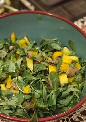 صورة لوصفة سلطة البقلة والفطر 🥗🌱