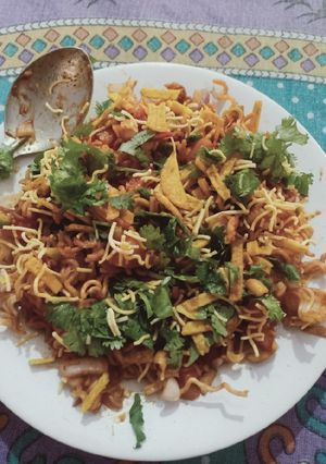મેગી ભેળ (Maggi Bhel Recipe In Gujarati) રેસીપી મુખ્ય ફોટો
