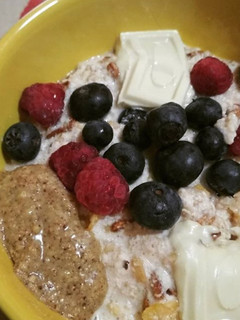 Una foto de Gachas o porridge de avena proteicas