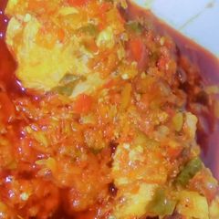A picture of Catfish palm oil stew.