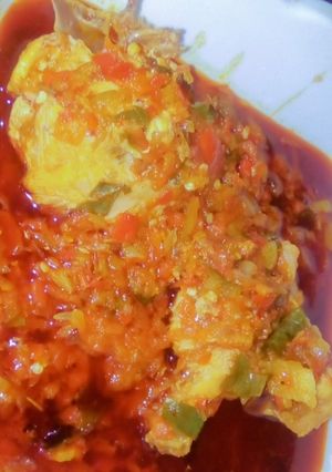 A picture of Catfish palm oil stew.