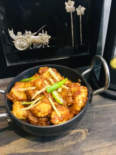 A picture of Chicken boneless handi.