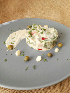 Una foto de Ensalada de judías verdes y berenjena con mahonesa de sriracha