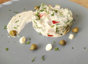 Una foto de Ensalada de judías verdes y berenjena con mahonesa de sriracha