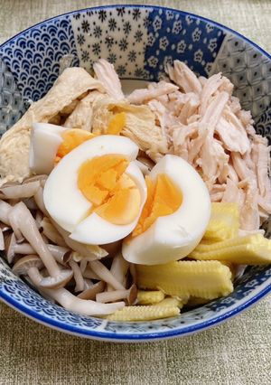 胡麻涼拌手撕雞 的食譜成品照片
