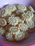 Kue semprit susu