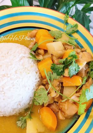 Hình của món Cà ri gà.