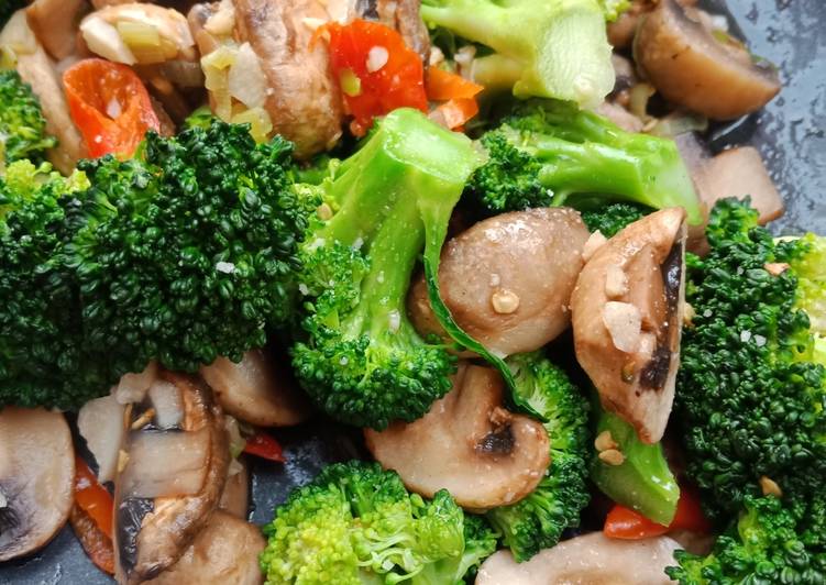 Resep Tumis Jamur Kancing Brokoli yang Bikin Ngiler