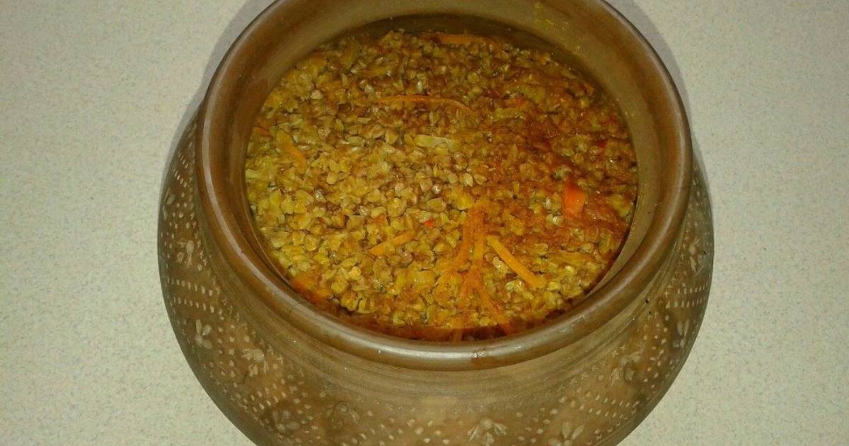 Гречка с грибами в горшочке. Гречка в горшочке в духовке. Каша в горшочках в духовке. Горшочек с гречкой и куриными сердечками. Гречка с мясом в горшочке.