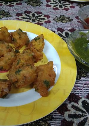 A picture of Onion Pakoda.