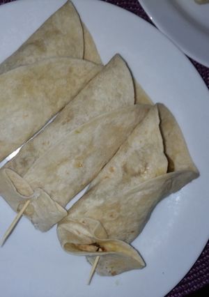 Una foto de Tacos de chop suey de pollo