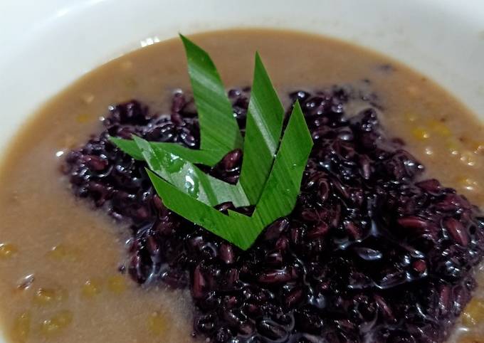 Resep Bubur kacang ijo ketan hitam oleh Dwinita Muktar - Cookpad