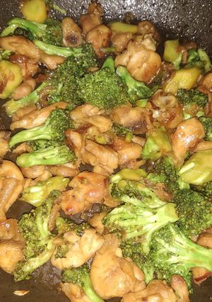 Foto resep Brokoli cah daging ayam