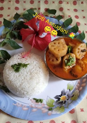 A picture of Lotus stem gravy😋😋💐.