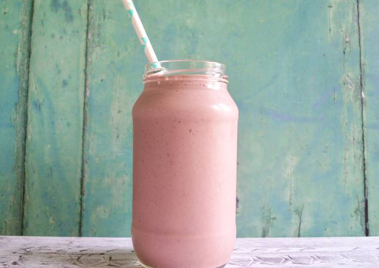 Simple Way to Make Quick Chocolate Strawberry Smoothie