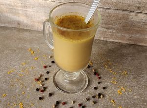 Una foto de 🏆Golden milk o Leche Dorada 🏆 Bebida antiinflamatoria especiada 🏆
