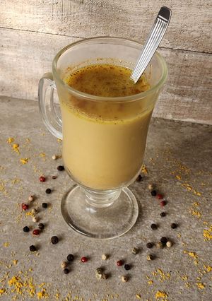 Una foto de 🏆Golden milk o Leche Dorada 🏆 Bebida antiinflamatoria especiada 🏆