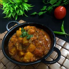 "Aloo Tomato Curry" A picture of "Aloo Tomato Curry".